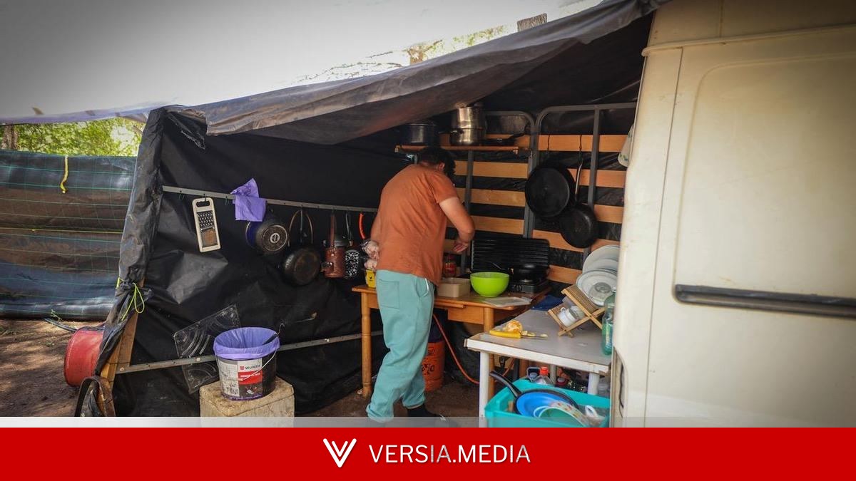 Casa Lola, de villa de lujo a 'villa miseria': la mansión ilegal reconvertida en refugio para los trabajadores de Ibiza
