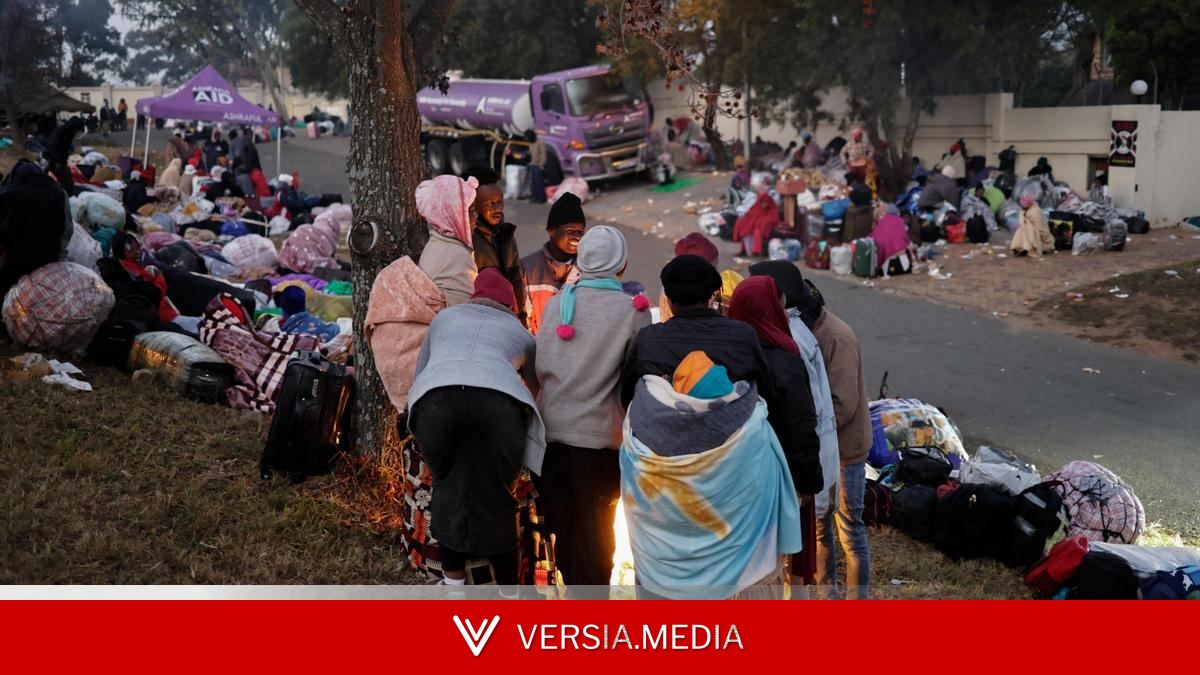 Miles de personas migrantes escapan de Sudáfrica en plena ola xenófoba: 