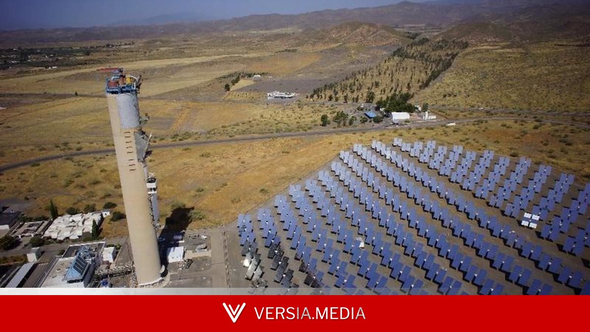 Ni verano ni ola de calor: el elemento casi invisible que boicotea la energía solar de Almería