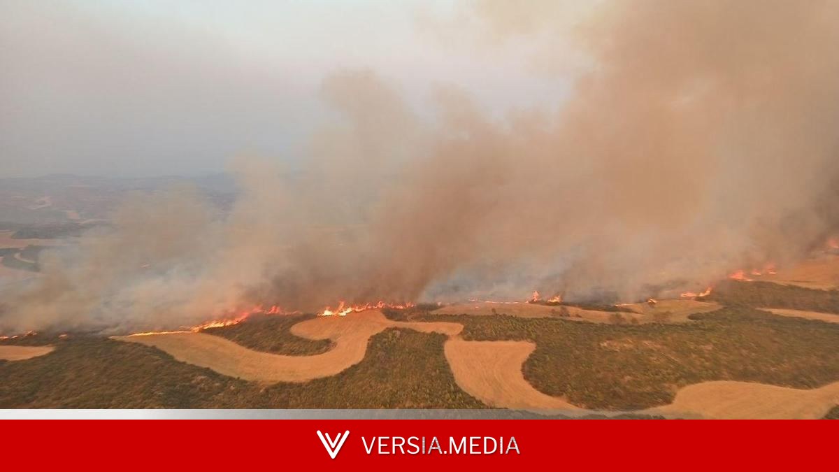 El incendio de las Cinco Villas supera ya las 15.000 hectáreas, favorecido por el viento y la topografía